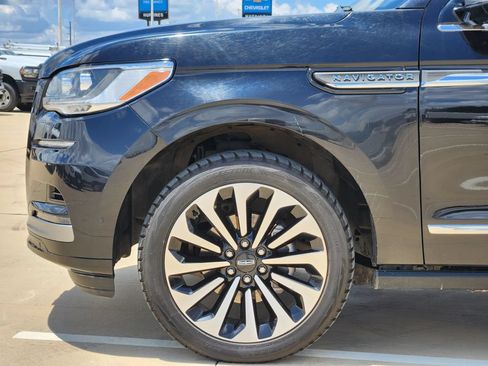Used 2023 Lincoln Navigator L Reserve AWD/4WD image 8