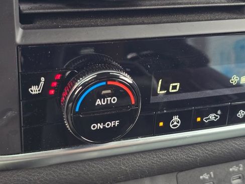 Certified 2024 Nissan Rogue SV w/ SV Premium Package FWD image 19