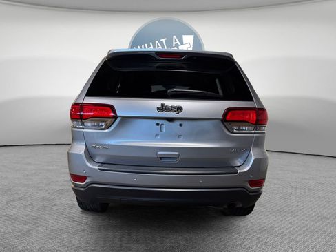 Used 2021 Jeep Grand Cherokee Laredo AWD/4WD image 5