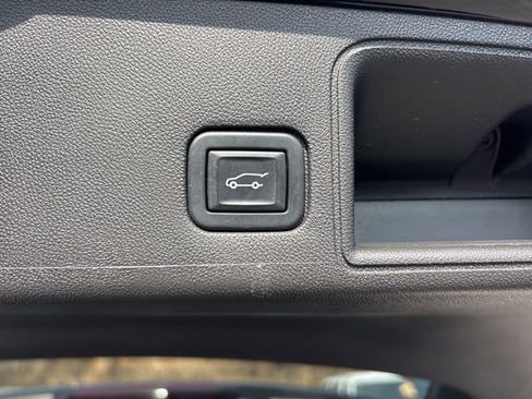 Used 2022 GMC Terrain AT4 w/ Infotainment Package II image 19