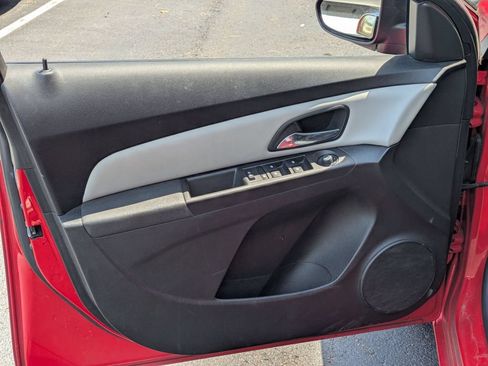 Used 2015 Chevrolet Cruze LS FWD image 8