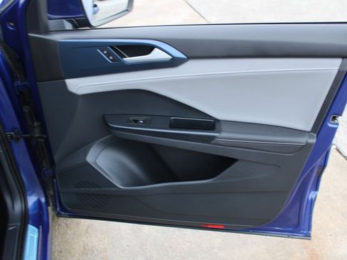 Certified 2024 Volkswagen Taos SE image 25