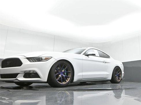 Used 2016 Ford Mustang Premium RWD image 26