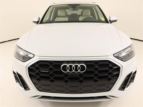 Certified 2025 Audi Q5 2.0T Premium Plus w/ Premium Plus Package image 8