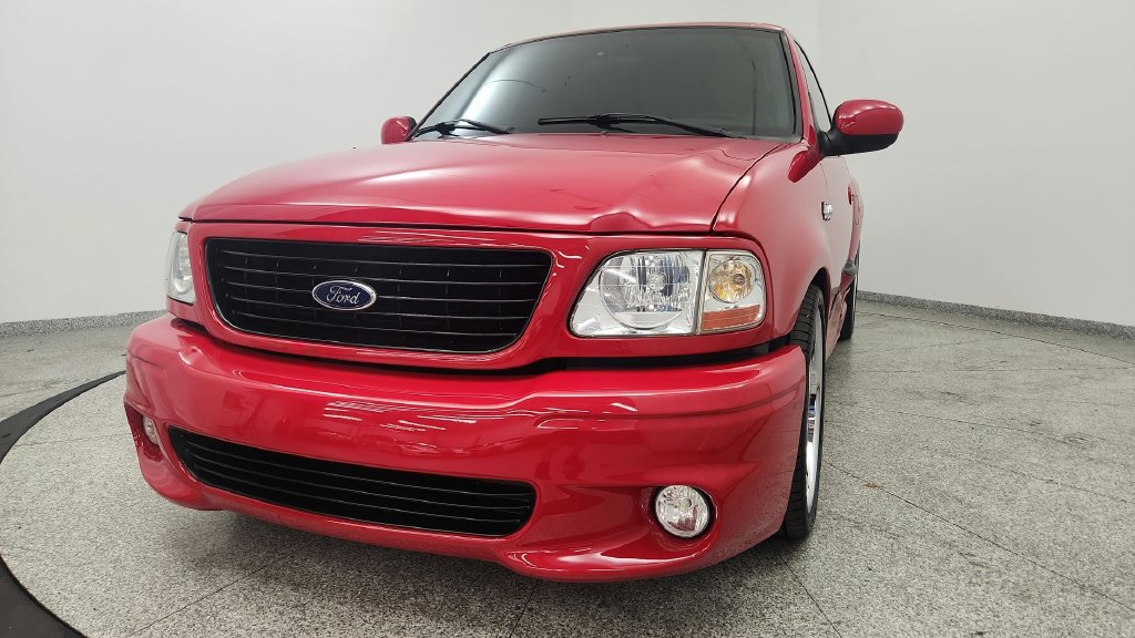 Used 2004 Ford F150 Lightning RWD image 11