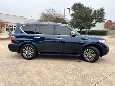 Used 2018 Nissan Armada Platinum w/ Interior Lighting Package image 4