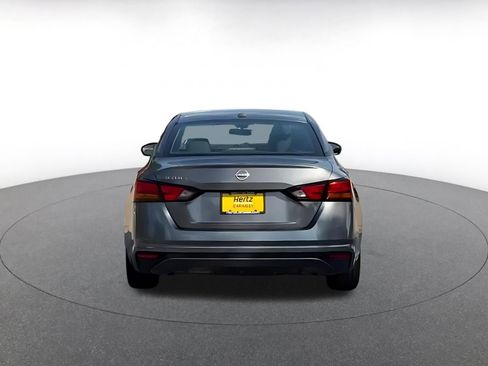 Used 2025 Nissan Altima 2.5 SV FWD image 12