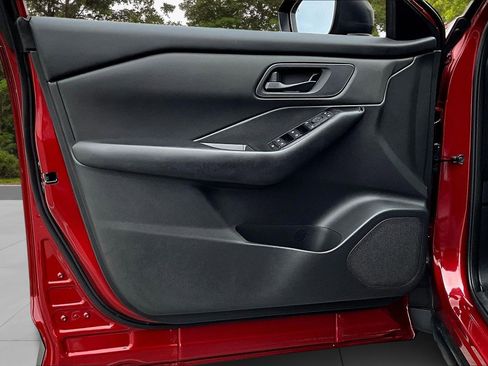 Used 2024 Nissan Rogue S image 22