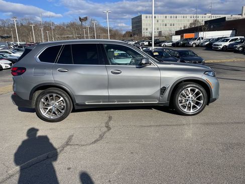 Used 2024 BMW X5 xDrive40i w/ Premium Package AWD/4WD image 7