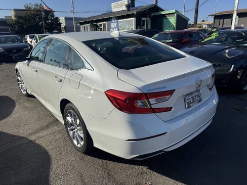 Used 2018 Honda Accord LX image 4