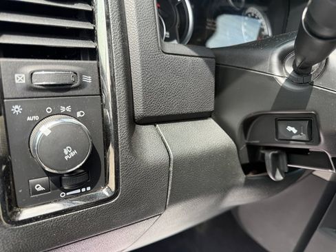 Used 2014 RAM 1500 Sport w/ Convenience Group AWD/4WD image 11