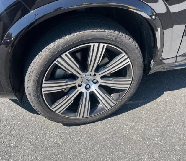 Used 2024 Volvo XC90 T8 Plus w/ Protection Package Premier AWD/4WD image 11