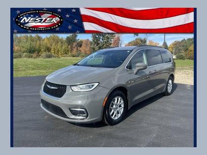 Used 2022 Chrysler Pacifica Touring-L