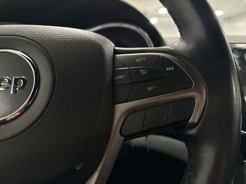 Used 2019 Jeep Grand Cherokee Altitude image 12
