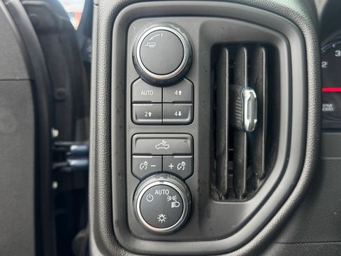 Used 2021 Chevrolet Silverado 1500 Custom Trail Boss AWD/4WD image 17