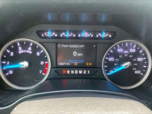 Used 2019 Ford F250 XLT w/ XLT Premium Package AWD/4WD image 25