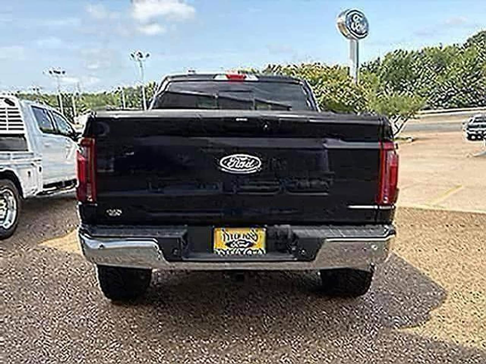 Used 2025 Ford F150 Lariat w/ Equipment Group 502A High AWD/4WD image 3