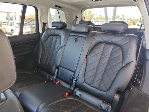 Used 2026 BMW X7 xDrive40i w/ Premium Package AWD/4WD image 27