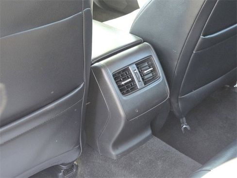 Used 2018 Honda Accord Touring image 10