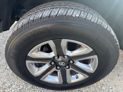 Used 2016 Toyota Tacoma Limited w/ Exterior Package image 22