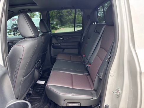 Used 2025 Honda Ridgeline Black Edition image 12
