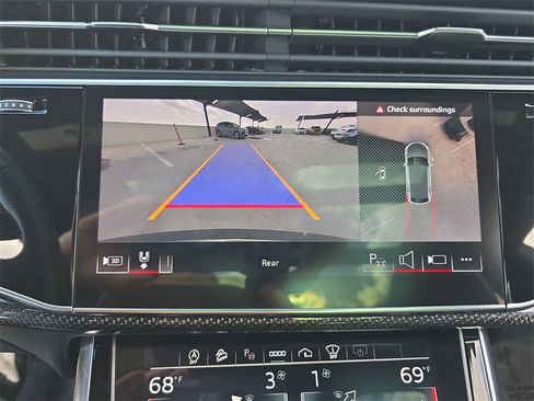Used 2023 Audi SQ8 Prestige image 26