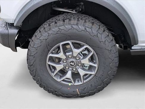 New 2025 Ford Bronco Badlands image 16
