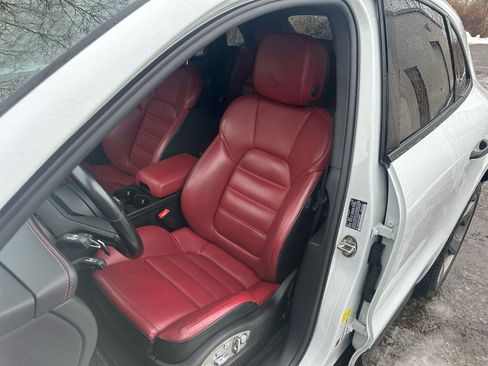 Used 2023 Porsche Macan S image 13