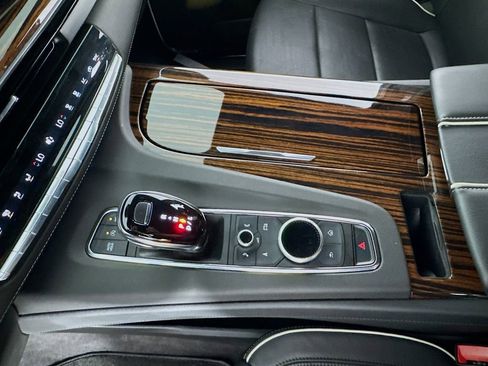 Used 2022 Cadillac Escalade ESV Premium Luxury AWD/4WD image 20