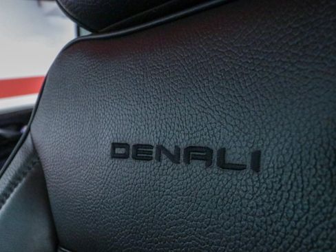 Used 2021 GMC Yukon XL Denali w/ Denali Premium Package RWD image 16