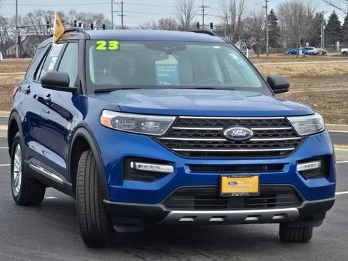 Certified 2023 Ford Explorer XLT w/ Equipment Group 202A AWD/4WD image 4