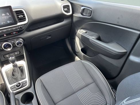 New 2026 Hyundai Venue SEL FWD image 18