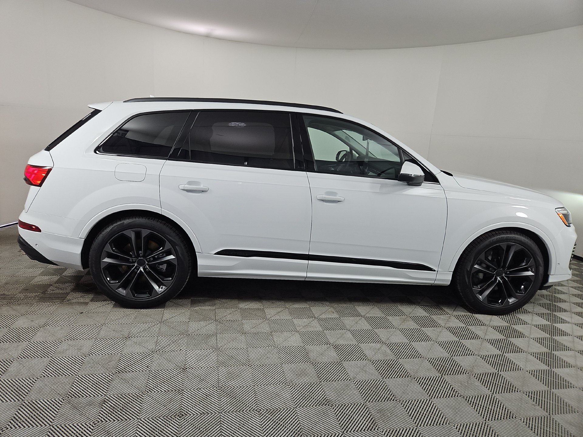 New 2026 Audi Q7 3.0T Premium Plus AWD/4WD image 8