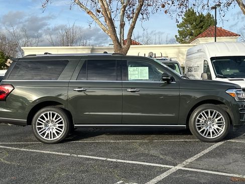 Certified 2022 Ford Expedition Max Limited image 3