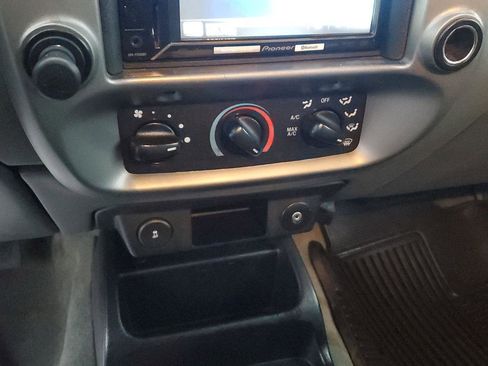 Used 2011 Ford Ranger XLT image 19