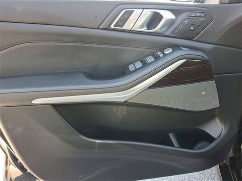 Used 2025 BMW X7 xDrive40i image 12