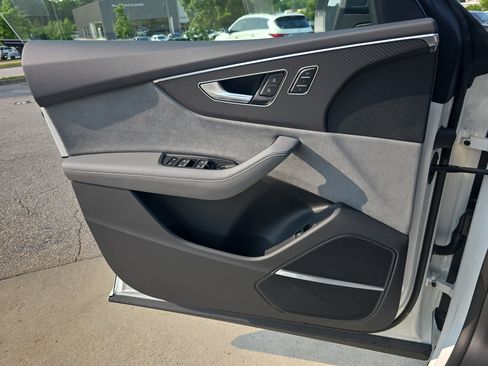 New 2025 Audi SQ8 Premium Plus image 25