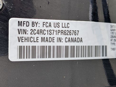 Used 2023 Chrysler Pacifica Limited FWD image 38
