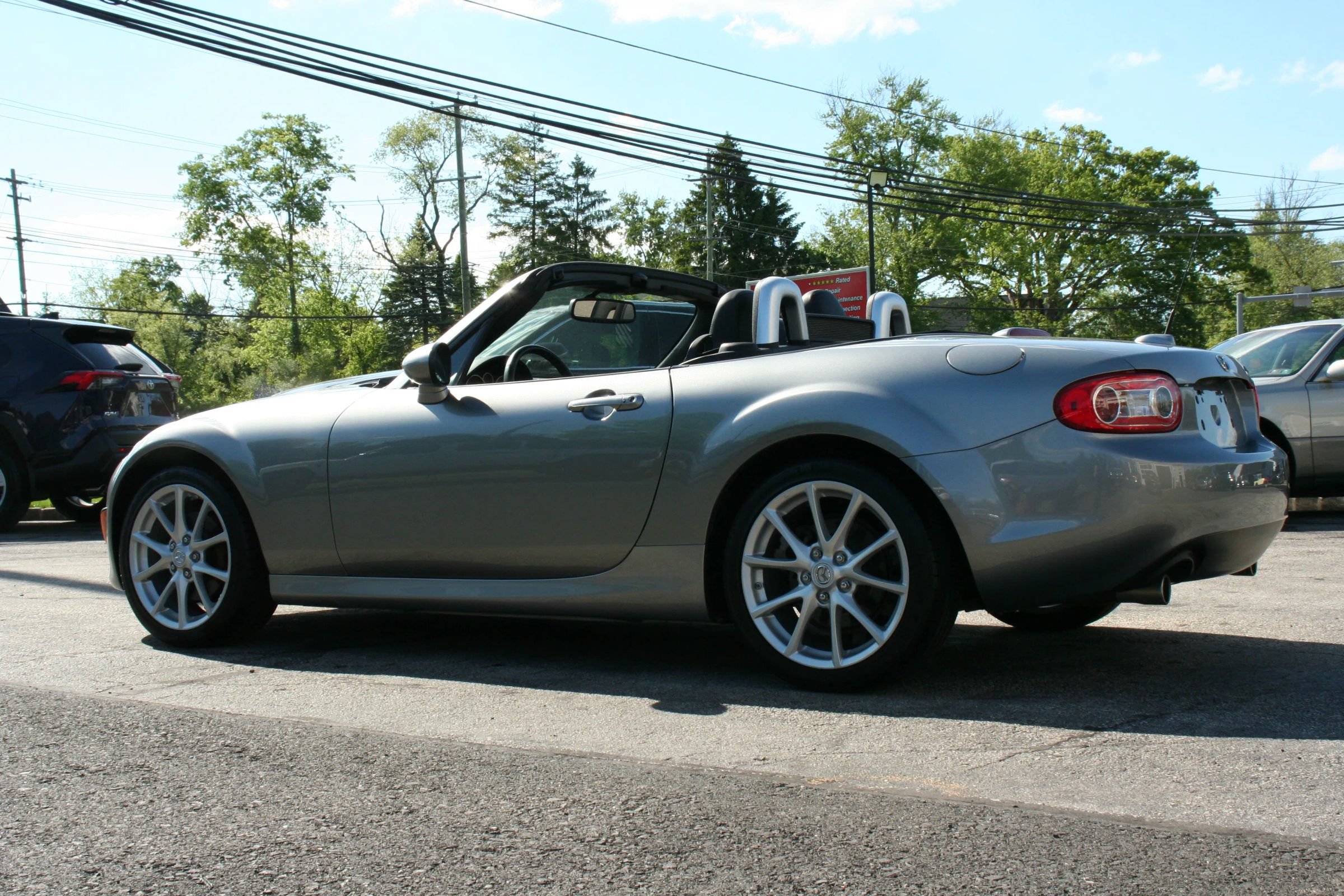 Used 2012 MAZDA MX-5 Miata Grand Touring w/ Premium Pkg RWD image 2