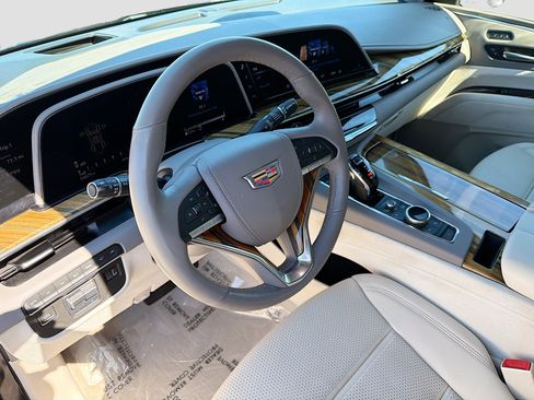 Used 2021 Cadillac Escalade ESV Premium Luxury Platinum AWD/4WD image 28