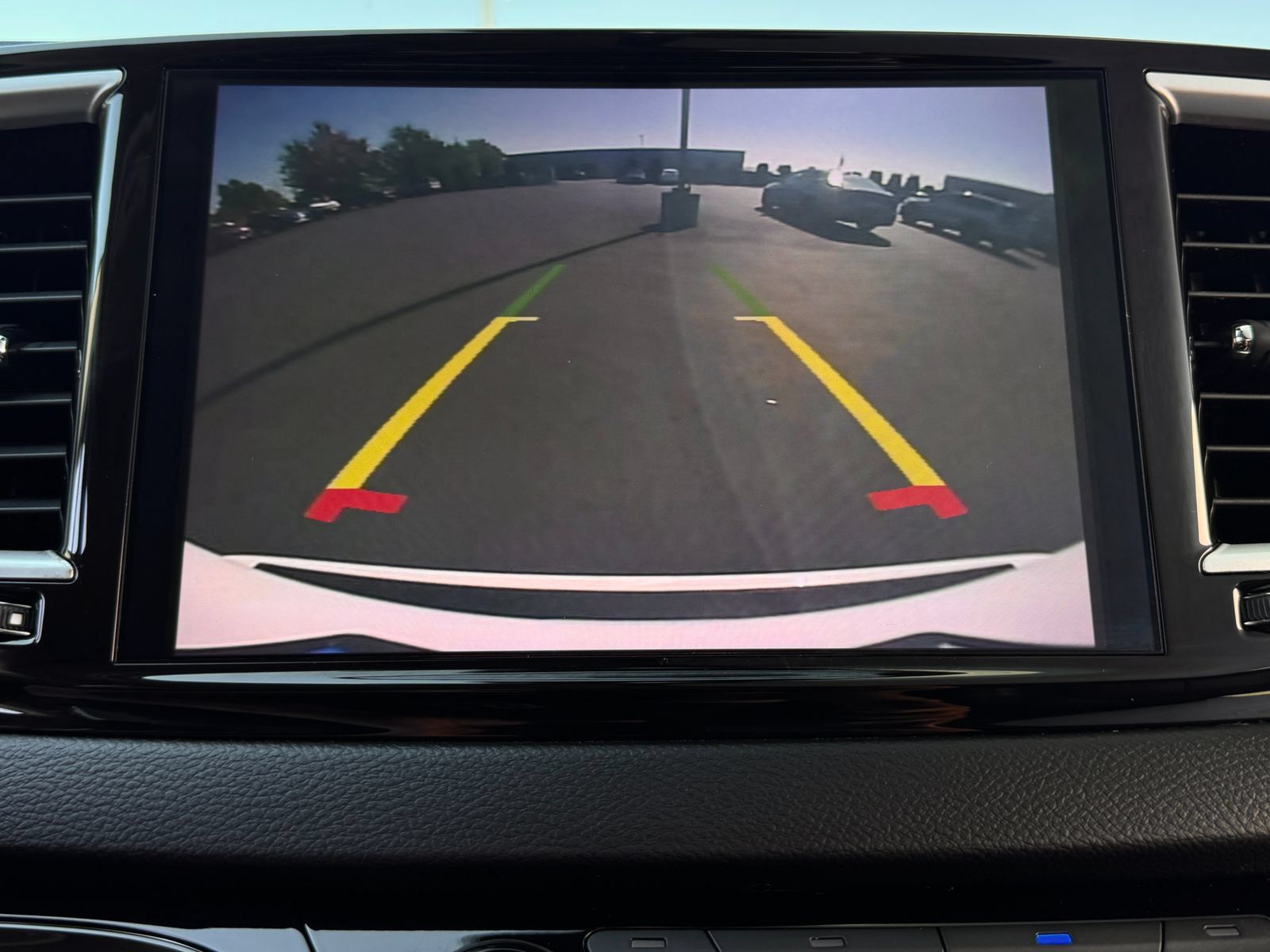 Used 2022 Chrysler Pacifica Touring-L FWD image 18