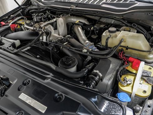 Used 2022 Ford F450 Platinum w/ FX4 Off-Road Package image 59