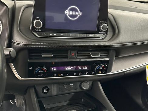 Used 2024 Nissan Rogue SV w/ SV Premium Package AWD/4WD image 19