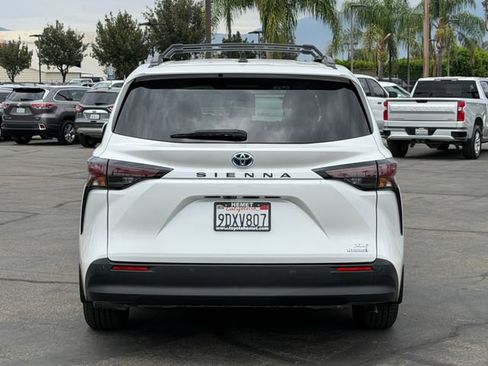 Used 2023 Toyota Sienna XLE FWD image 7