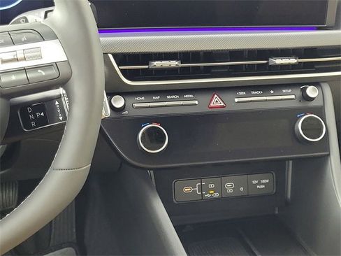 Used 2025 Hyundai Sonata Limited image 18