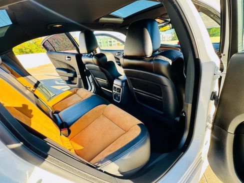 Used 2021 Dodge Charger Scat Pack w/ Dynamics Package image 17