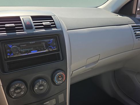 Used 2013 Toyota Corolla L image 30