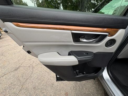 Used 2018 Honda CR-V Touring image 24