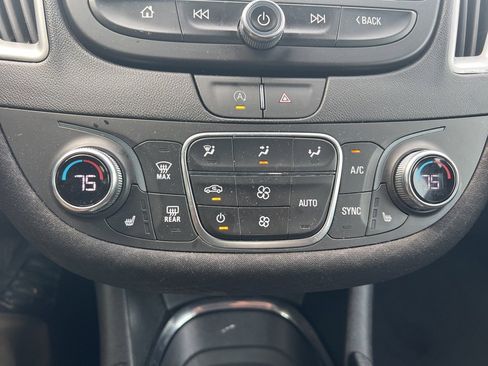 Used 2024 Chevrolet Malibu LT image 18