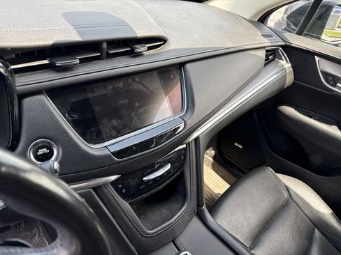 Used 2019 Cadillac XT5 Premium Luxury AWD/4WD image 10